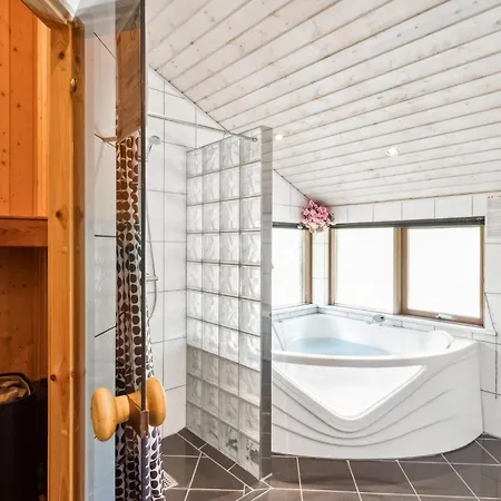 Σπίτι διακοπών Stunning In Bjert With Sauna